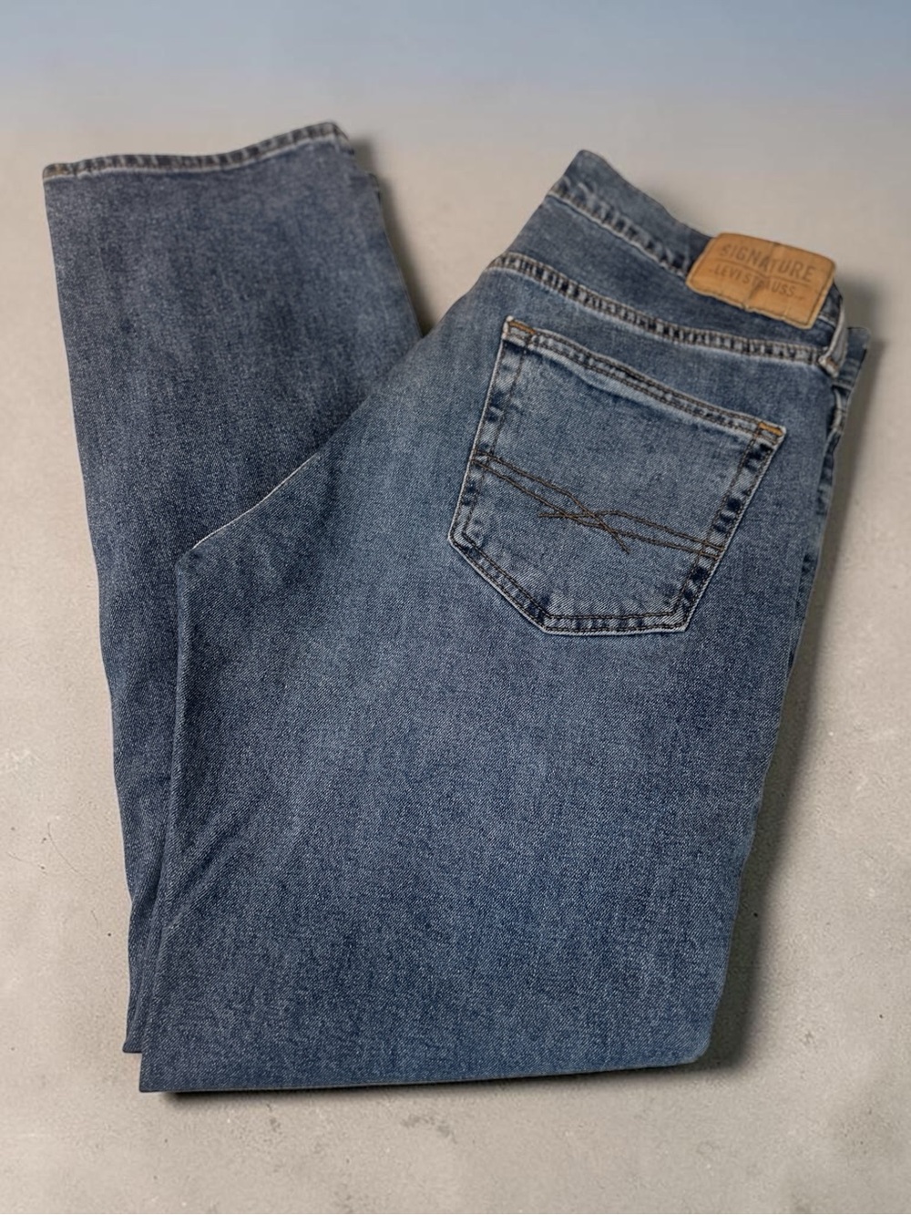 Signature by Levi Strauss Men’s Straight Athletic Jeans - 32x30